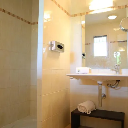 Apartment 201 - Les De Robinson - Avec Piscine En Bord De Siagne, A *