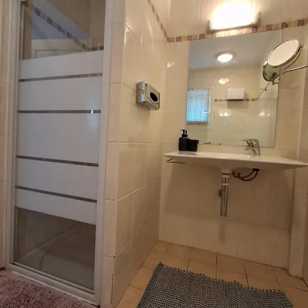 201 - Les De Robinson - Résidence Avec Piscine En Bord De Siagne, à Appartement